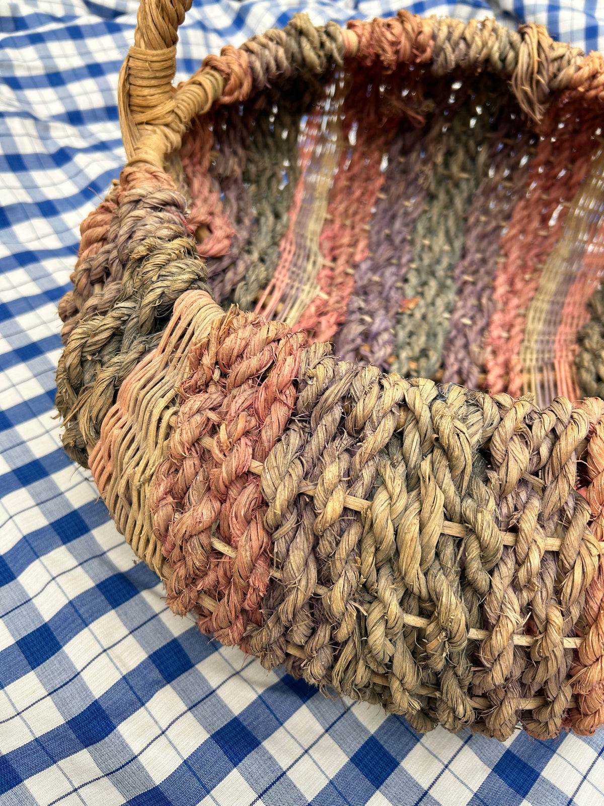 WOVEN BASKET