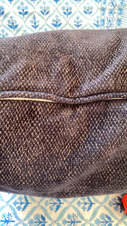 THREE CUSHIONS