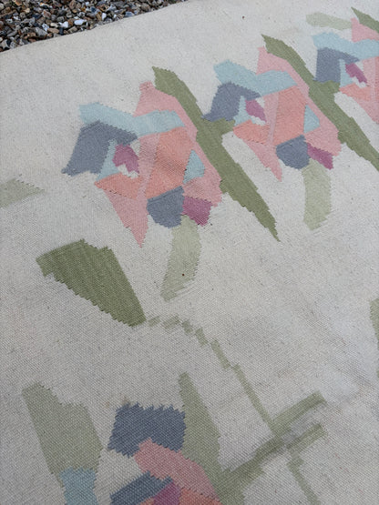 LARGE PALE RUG