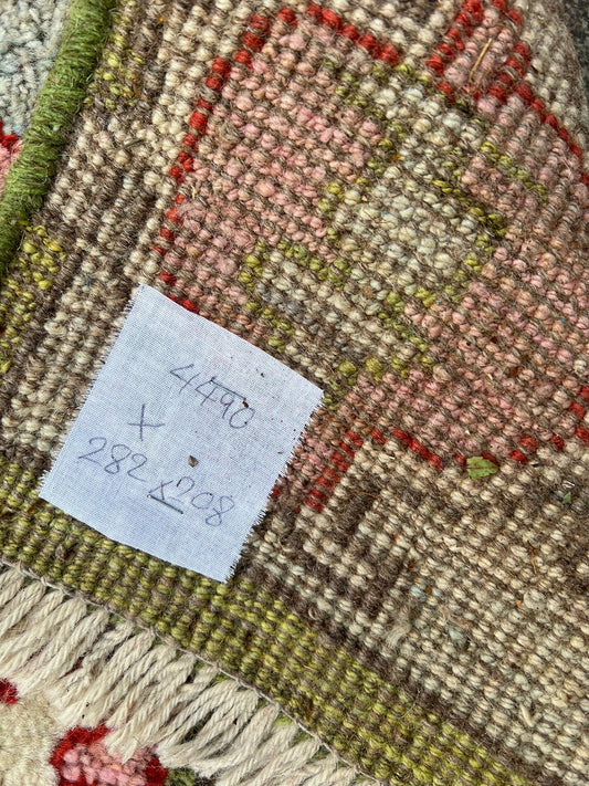 KNOTTED WOOL RUG