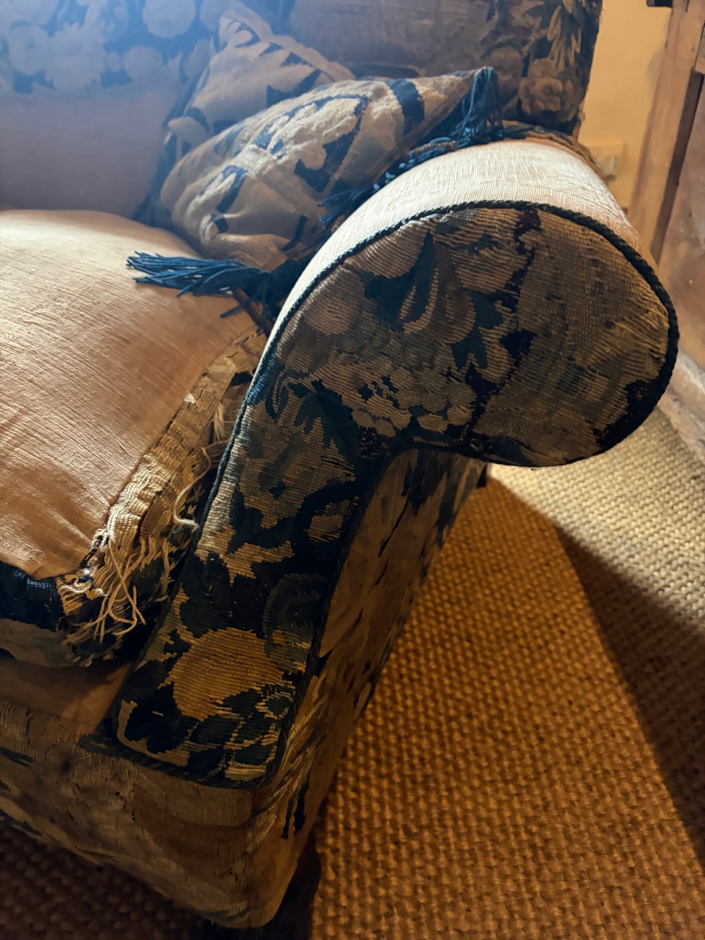 TAPESTRY SOFA
