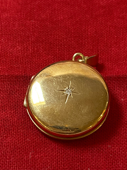 GOLD LOCKET