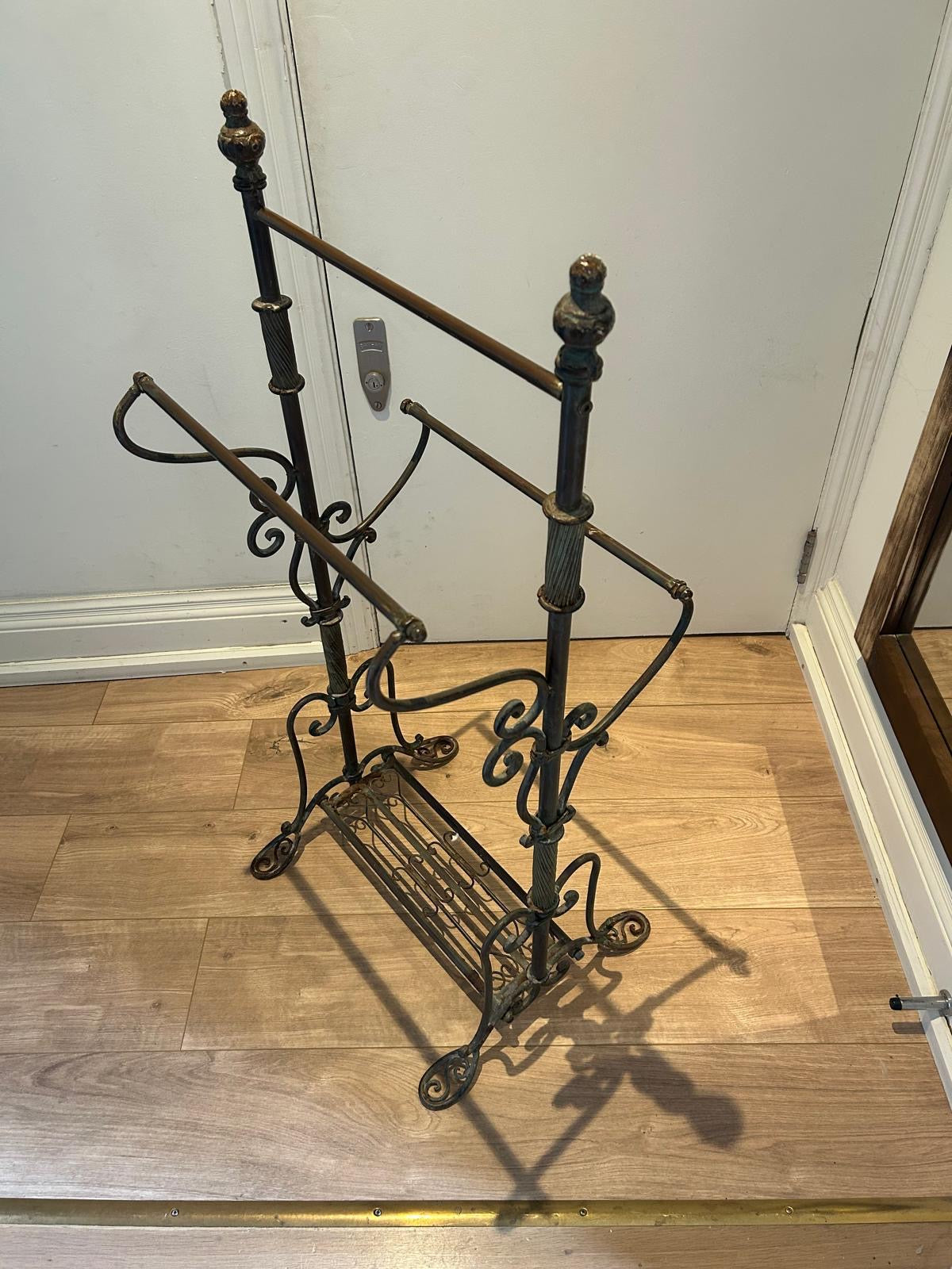 TOWEL RAIL