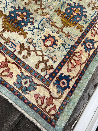 KNOTTED WOOL RUG
