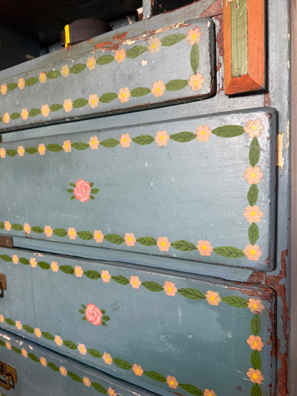 ANTIQUE CHEST