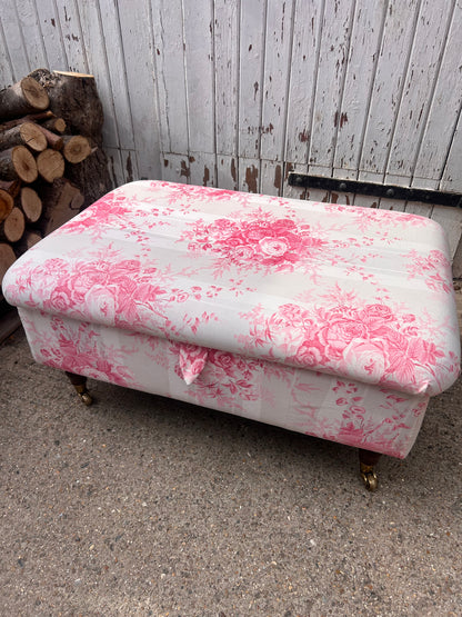 FOOTSTOOL