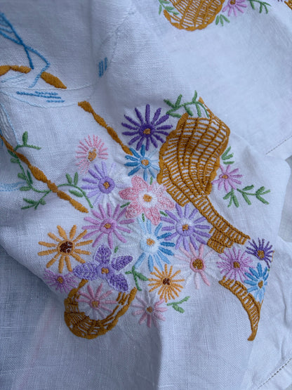 LINEN TABLECLOTHS