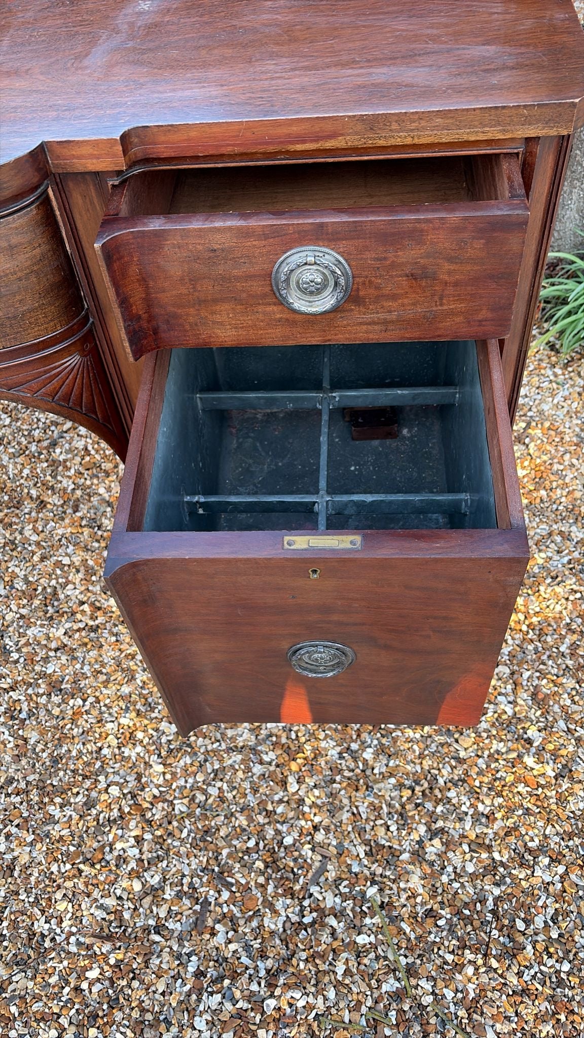 SIDEBOARD
