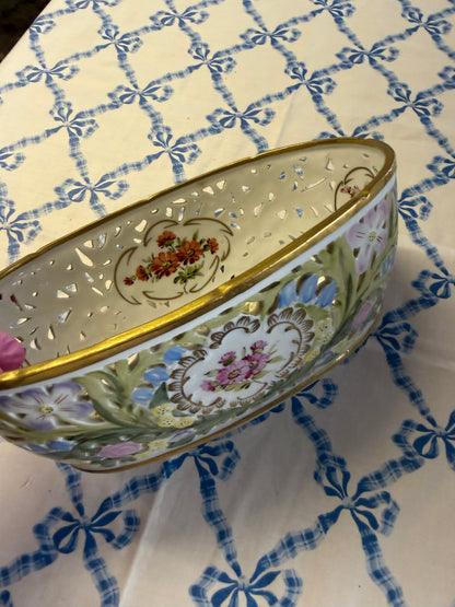 PRETTY BOWL