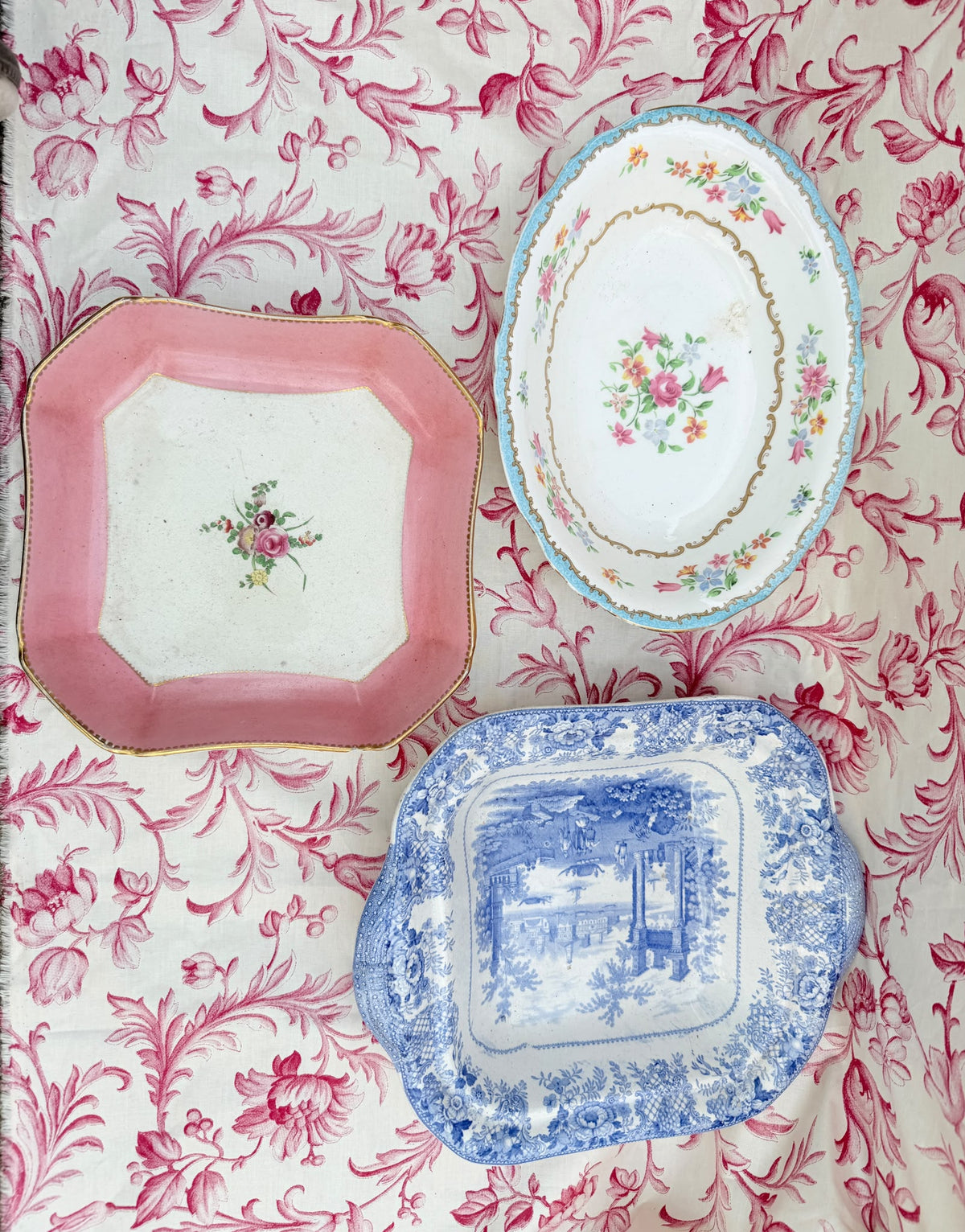 TRIO OF SOAP DISHES
