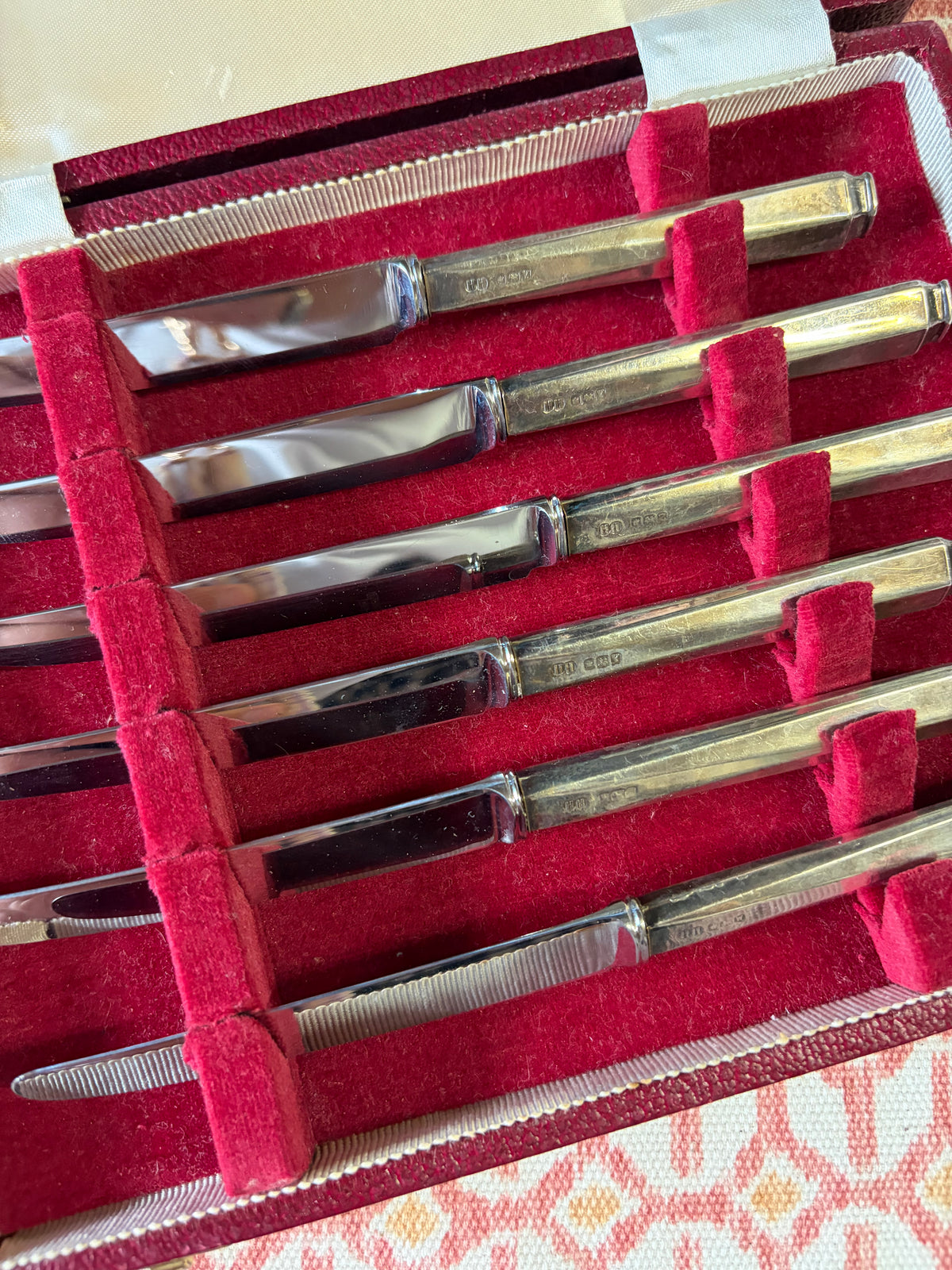 SILVER KNIVES