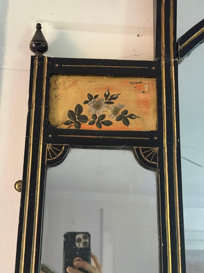 DECORATIVE MIRROR