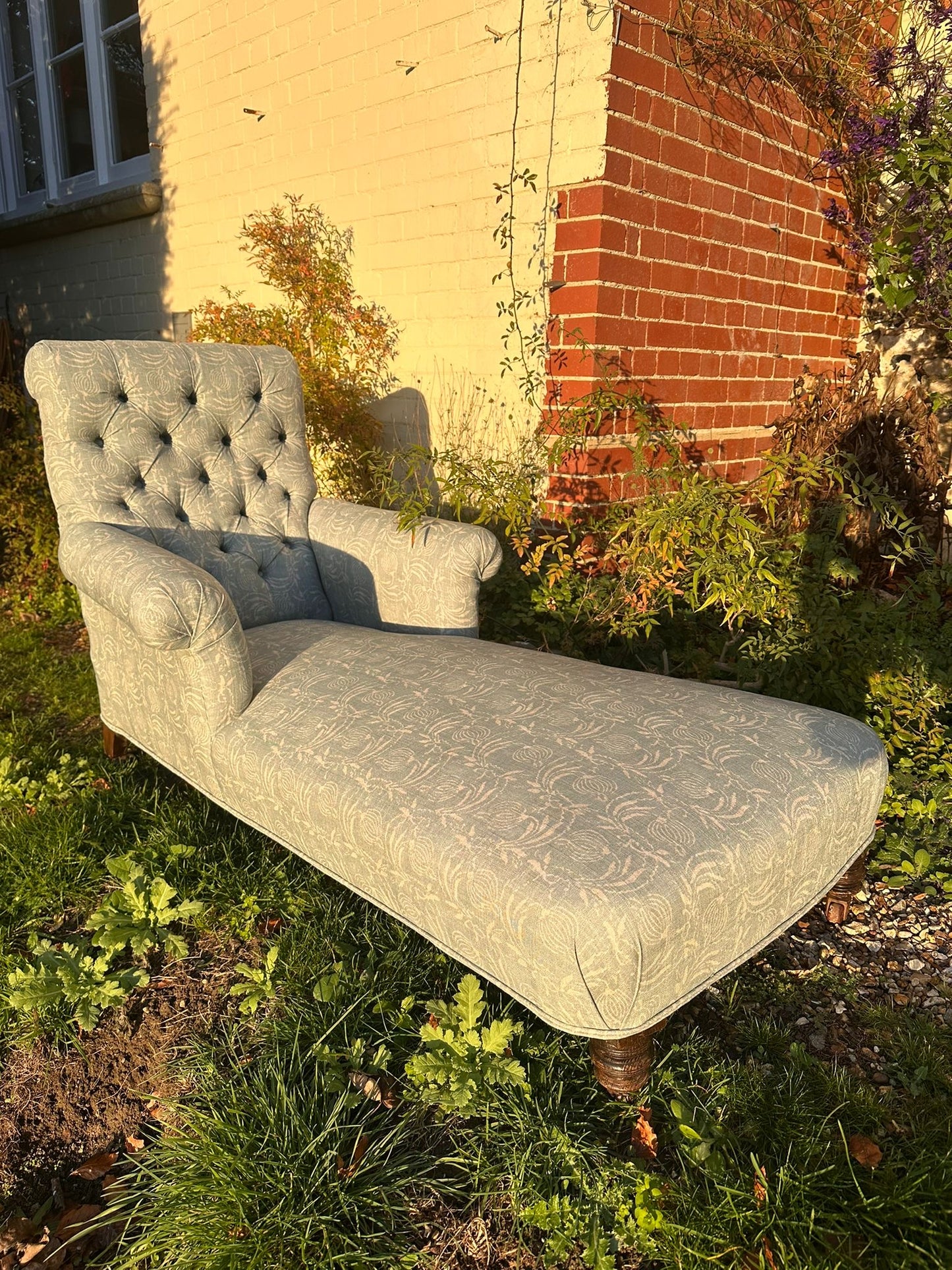 CHAISE LONG