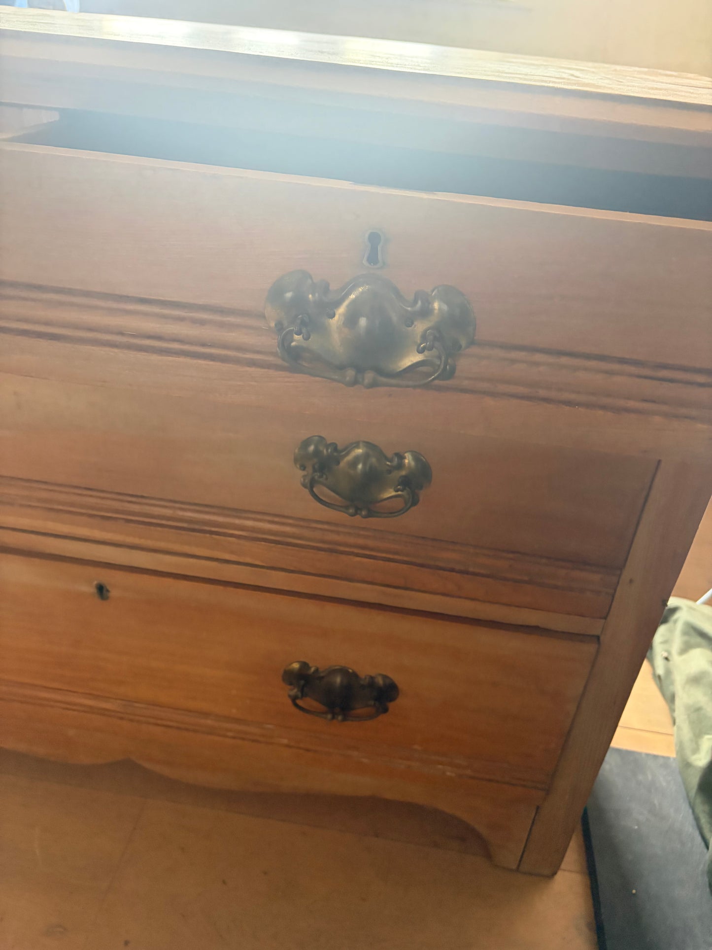 CHEST OF DRAWERS