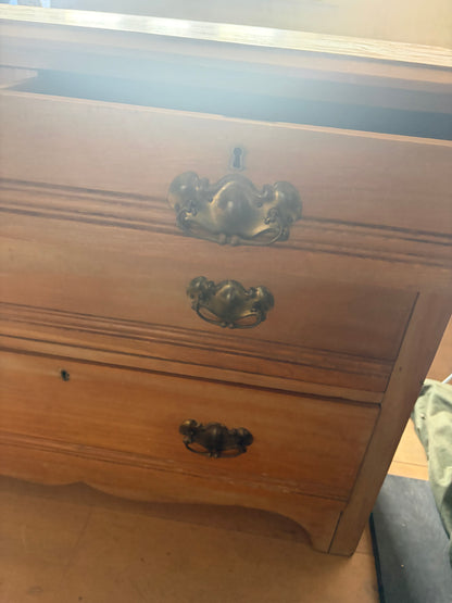 CHEST OF DRAWERS