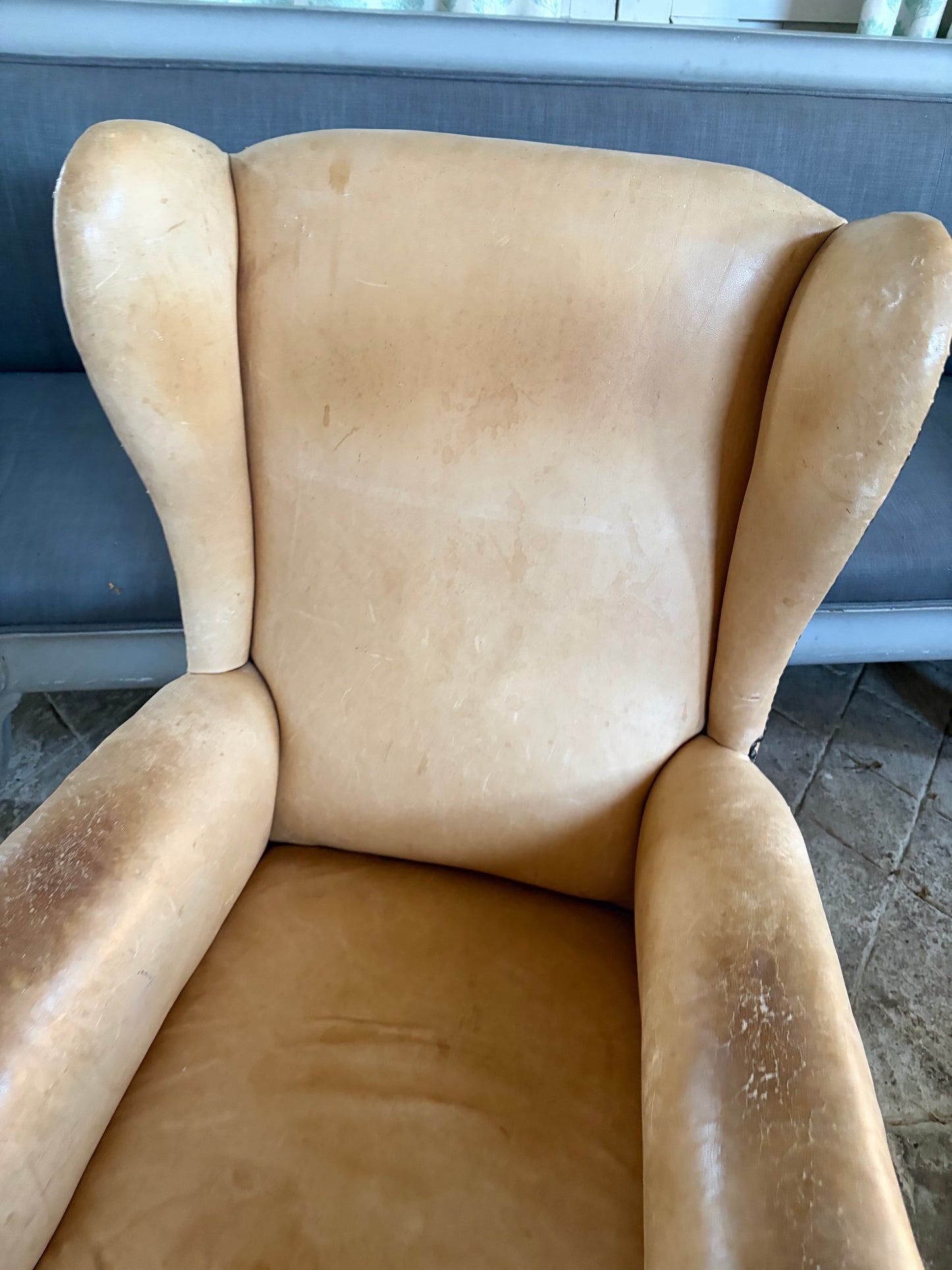 LEATHER WINGBACK