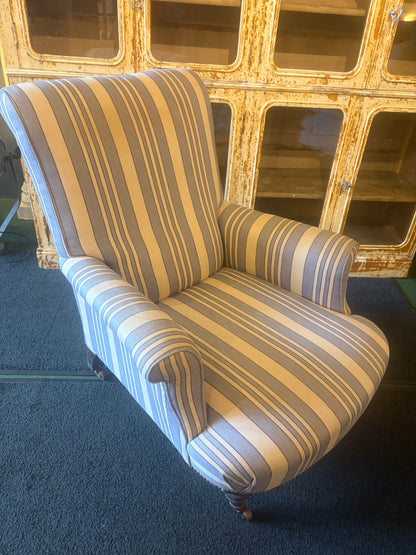 ARM CHAIR