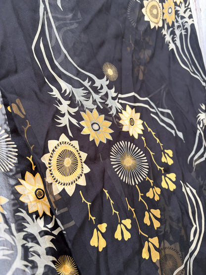 5 BLACK AND WHITE SCARVES