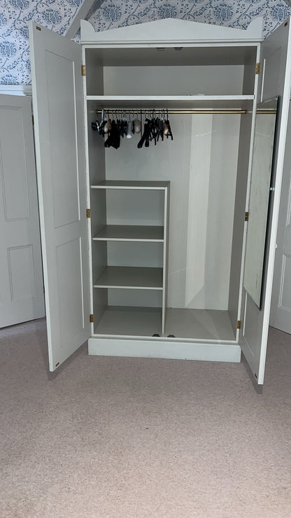 BESPOKE WARDROBE