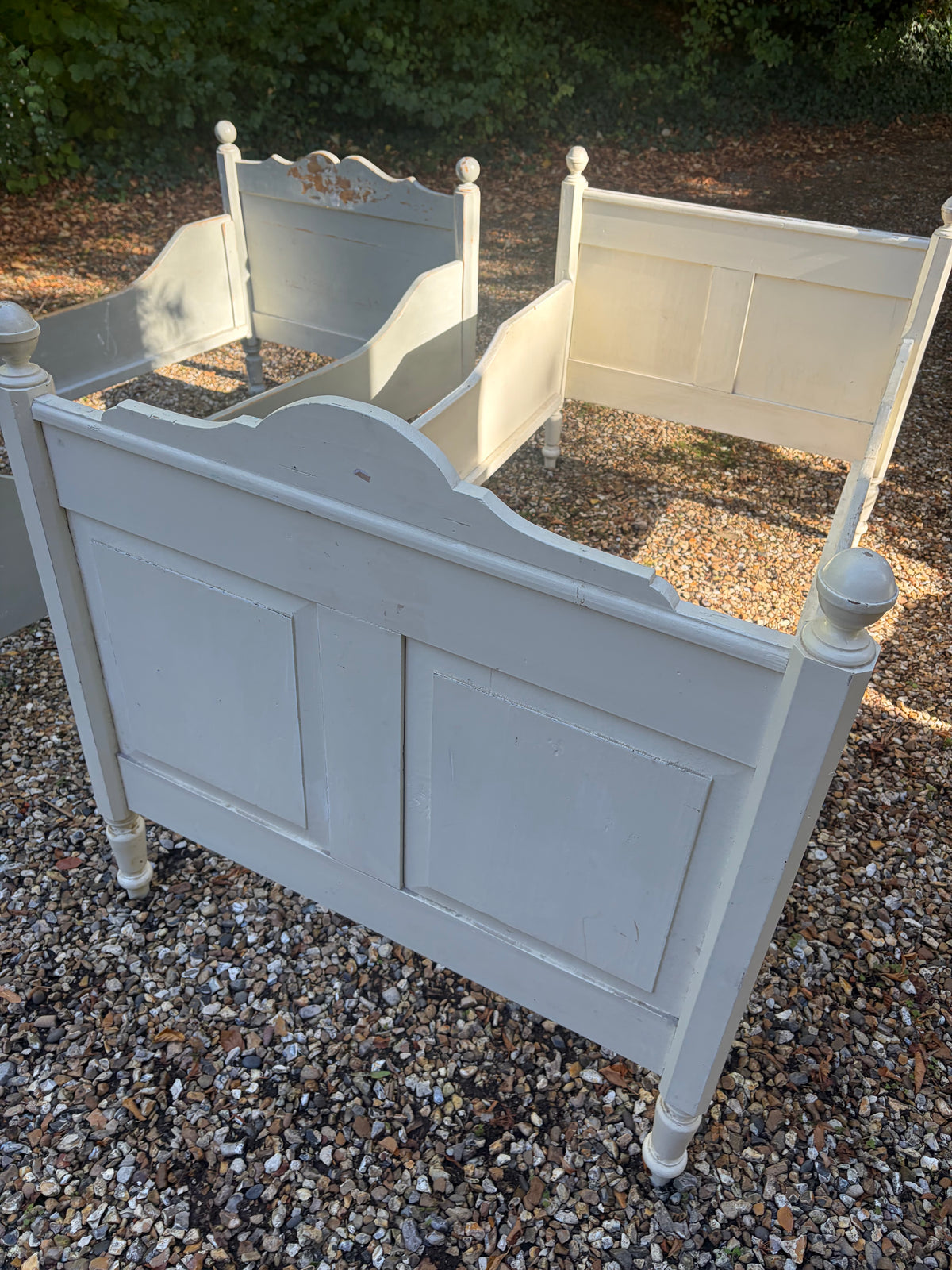 SINGLE SLEIGH BEDS