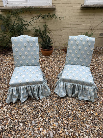 SLIPPER CHAIR