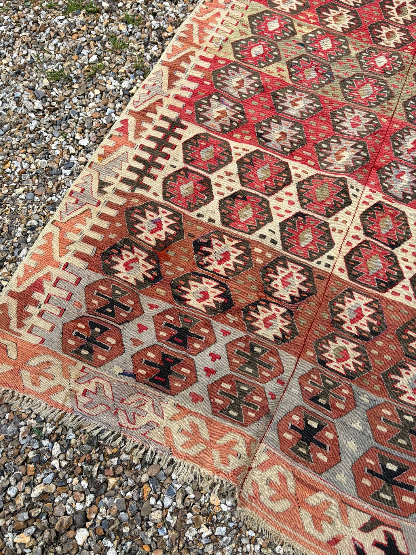 ANTIQUE KILIM