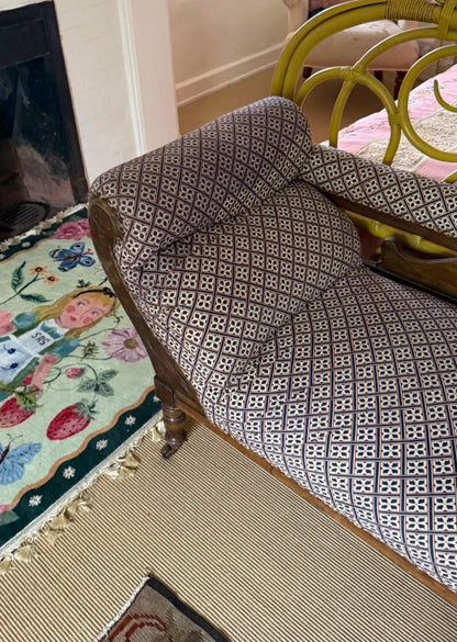 CHAISE