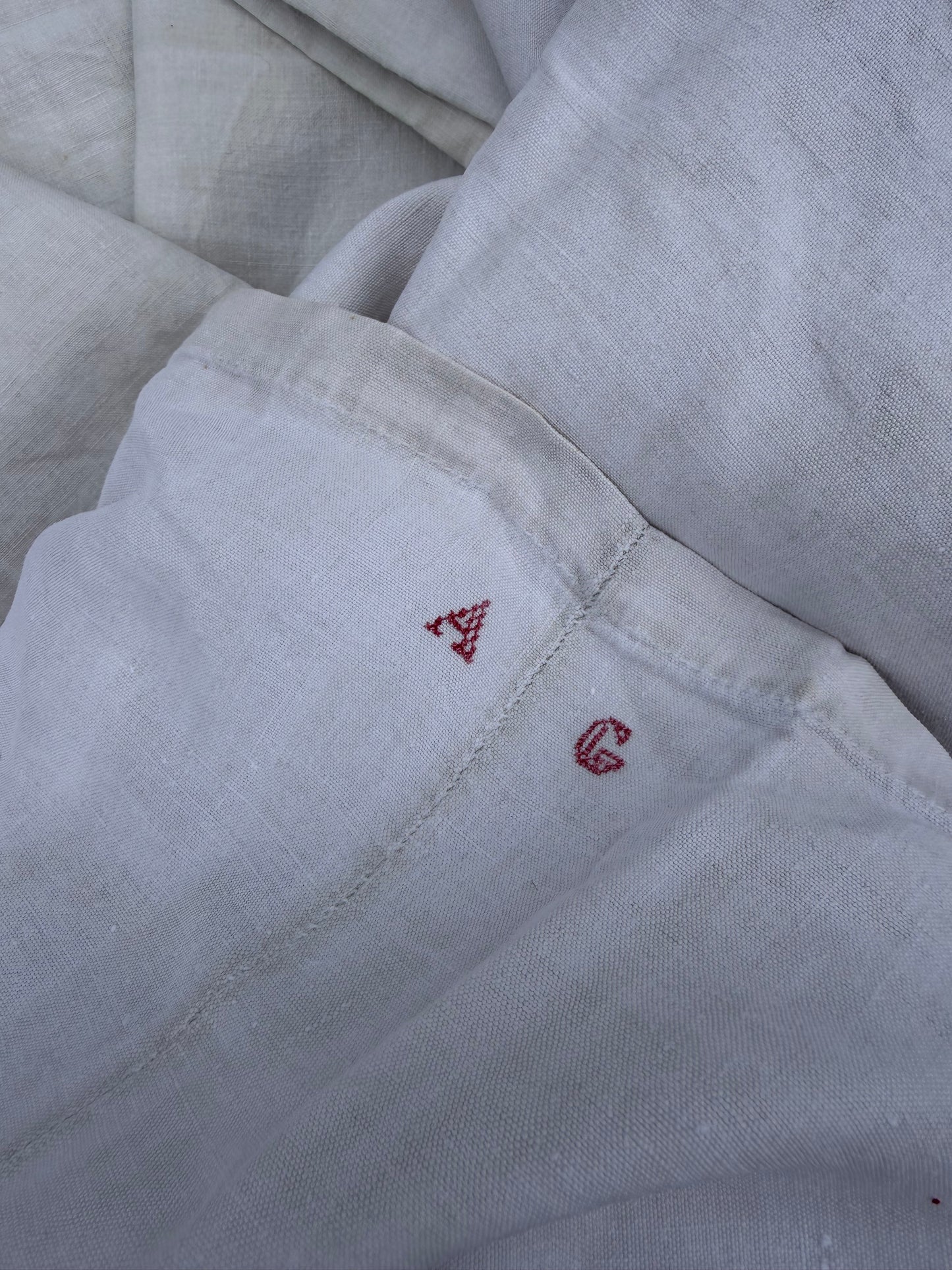 LINEN SHEETS