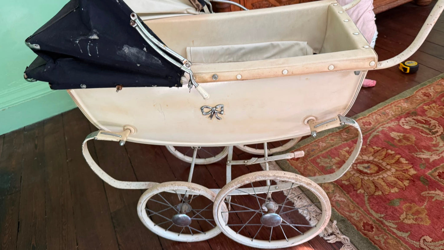ANTIQUE PRAM