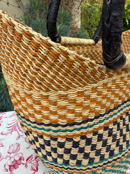 HANDWOVEN BASKET