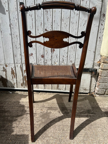 WOODEN CHAIR