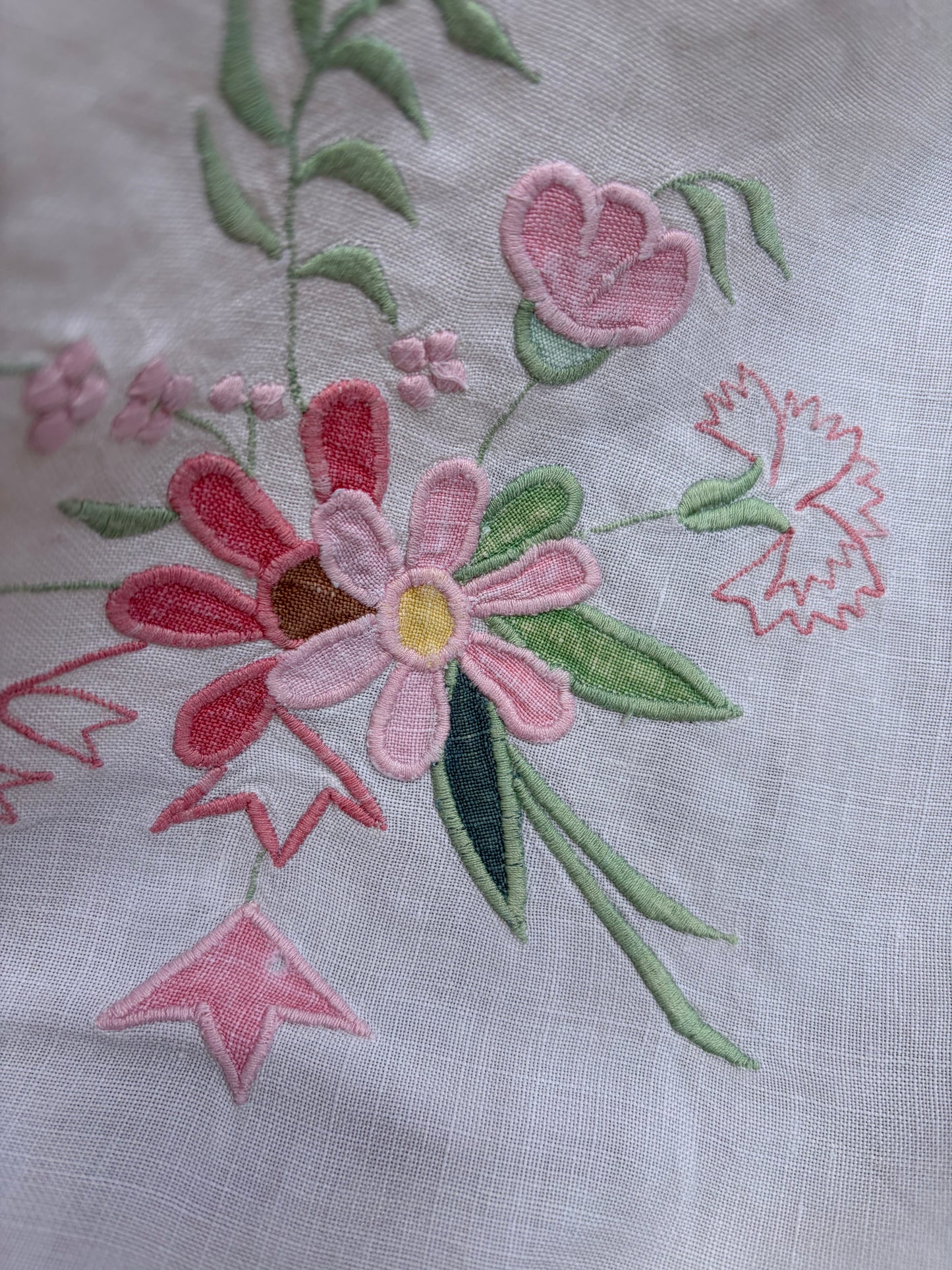 LINEN TABLECLOTHS
