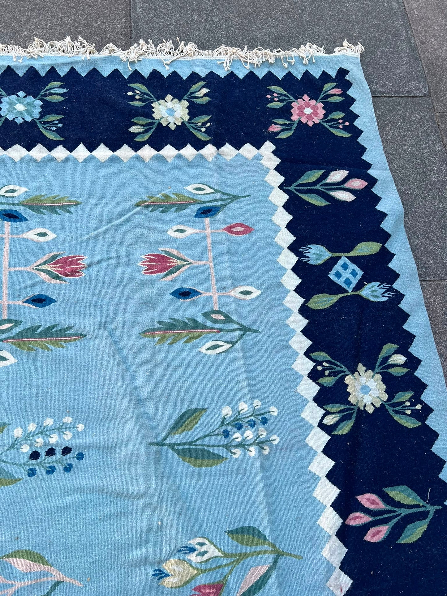 FLORAL RUG