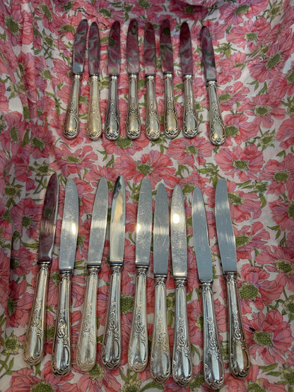 DESSERT KNIVES