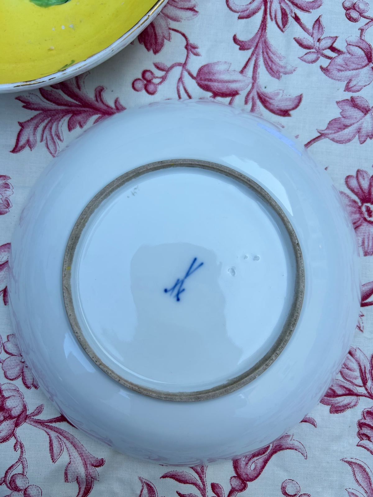 SET OF THREE PLATES