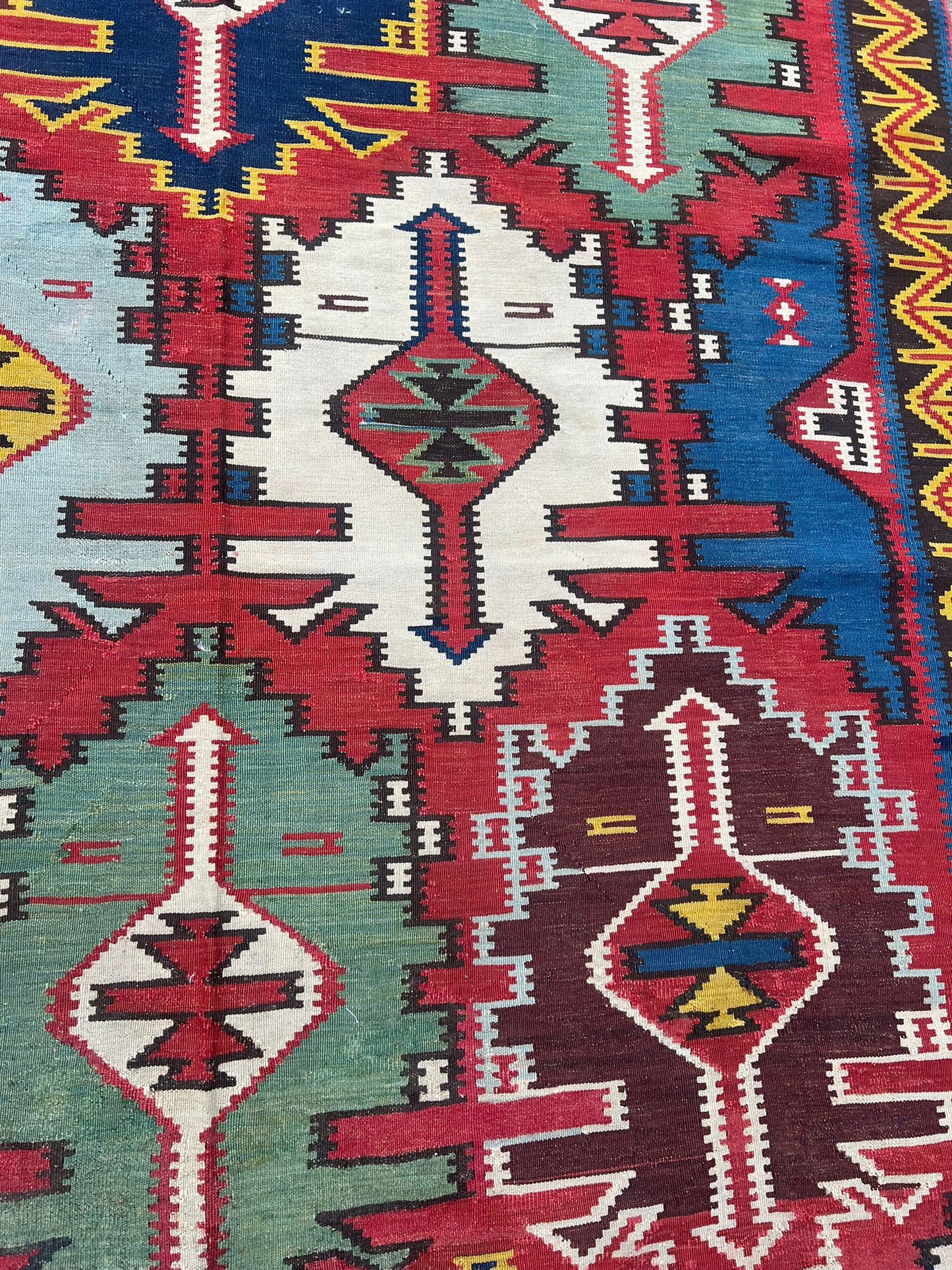 ANTIQUE KILIM