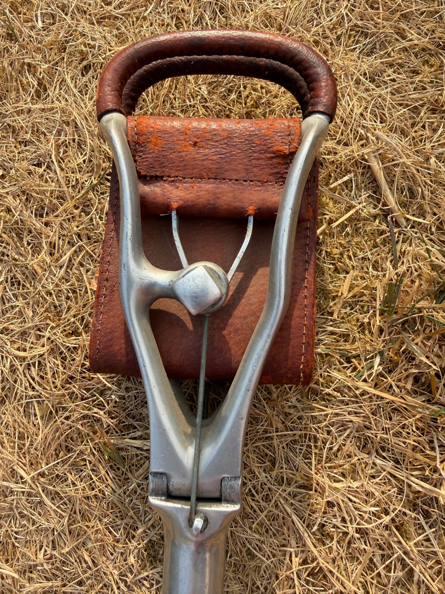 SHOOTING STICK