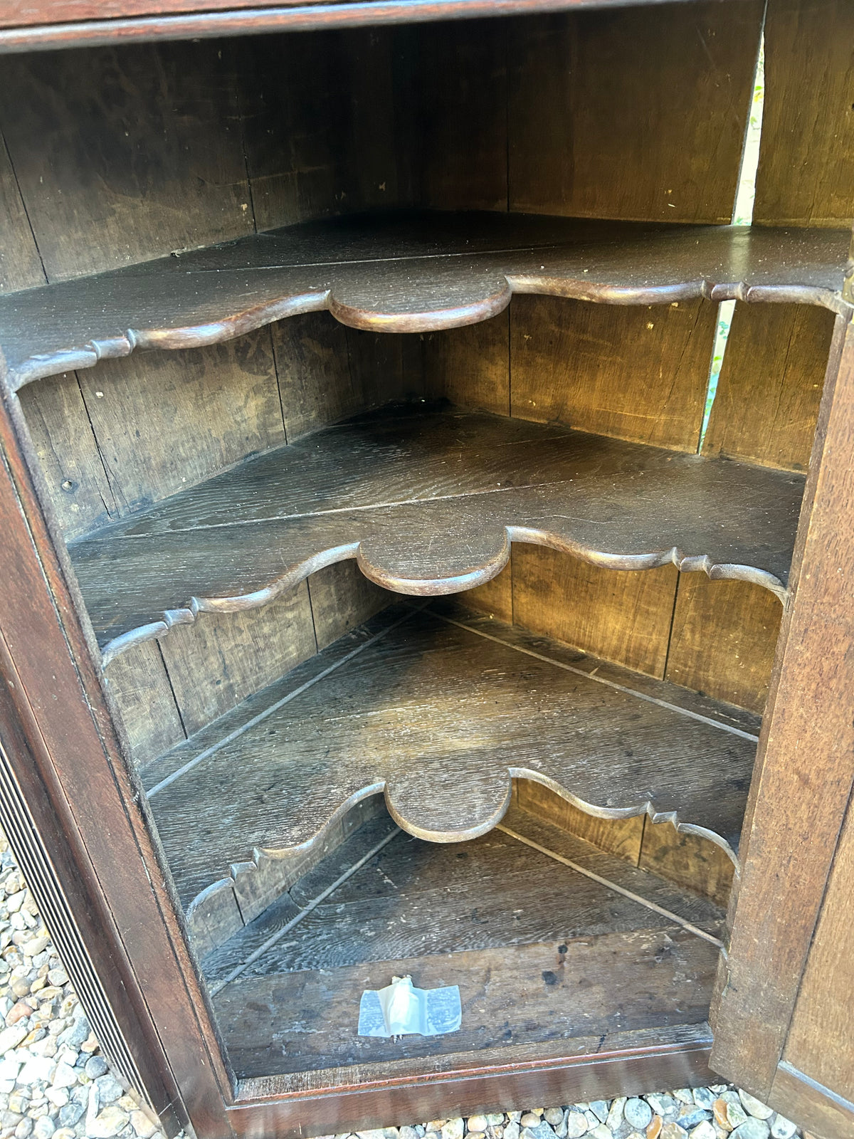 CORNER CABINET