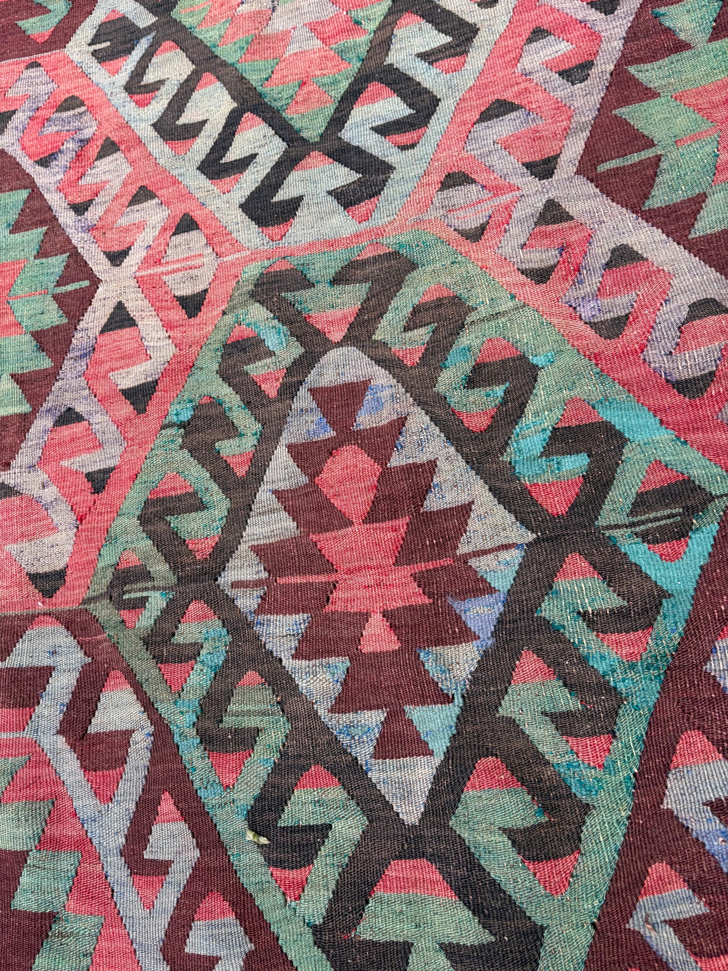 ANTIQUE KILIM