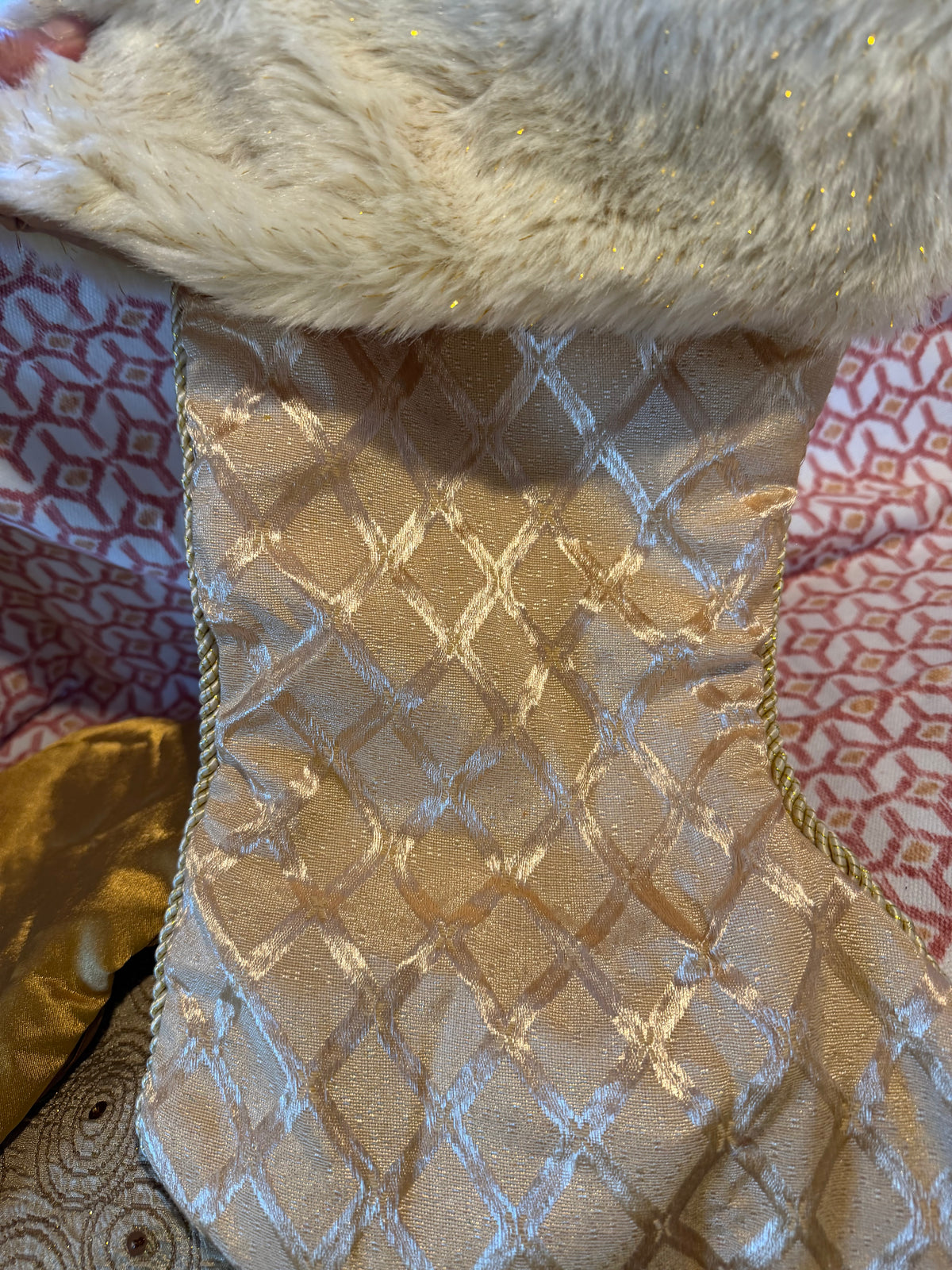 3 GOLD STOCKINGS