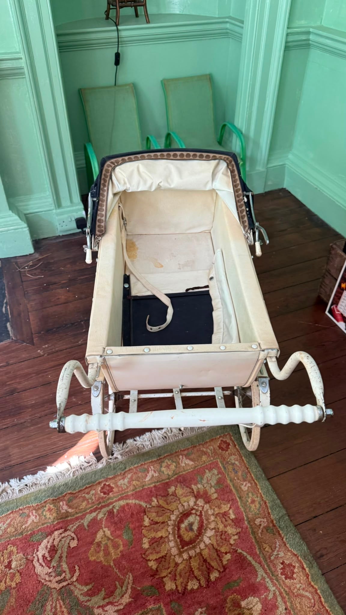 ANTIQUE PRAM