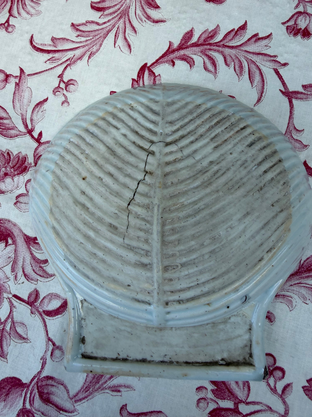 ANTIQUE SOAP DISH