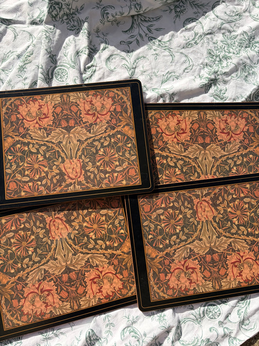 4 MORRIS PLACEMATS