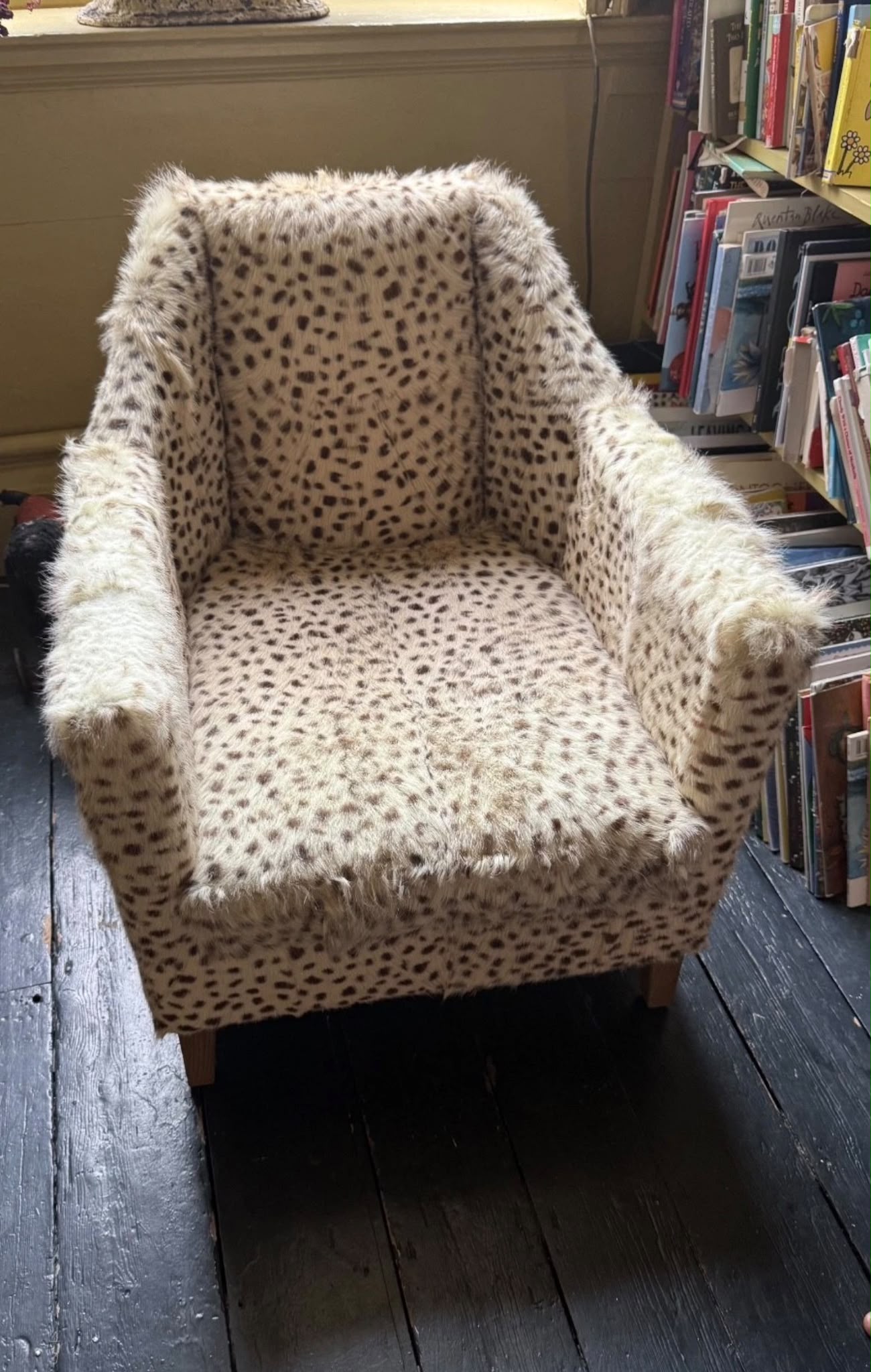 OKA CHAIR