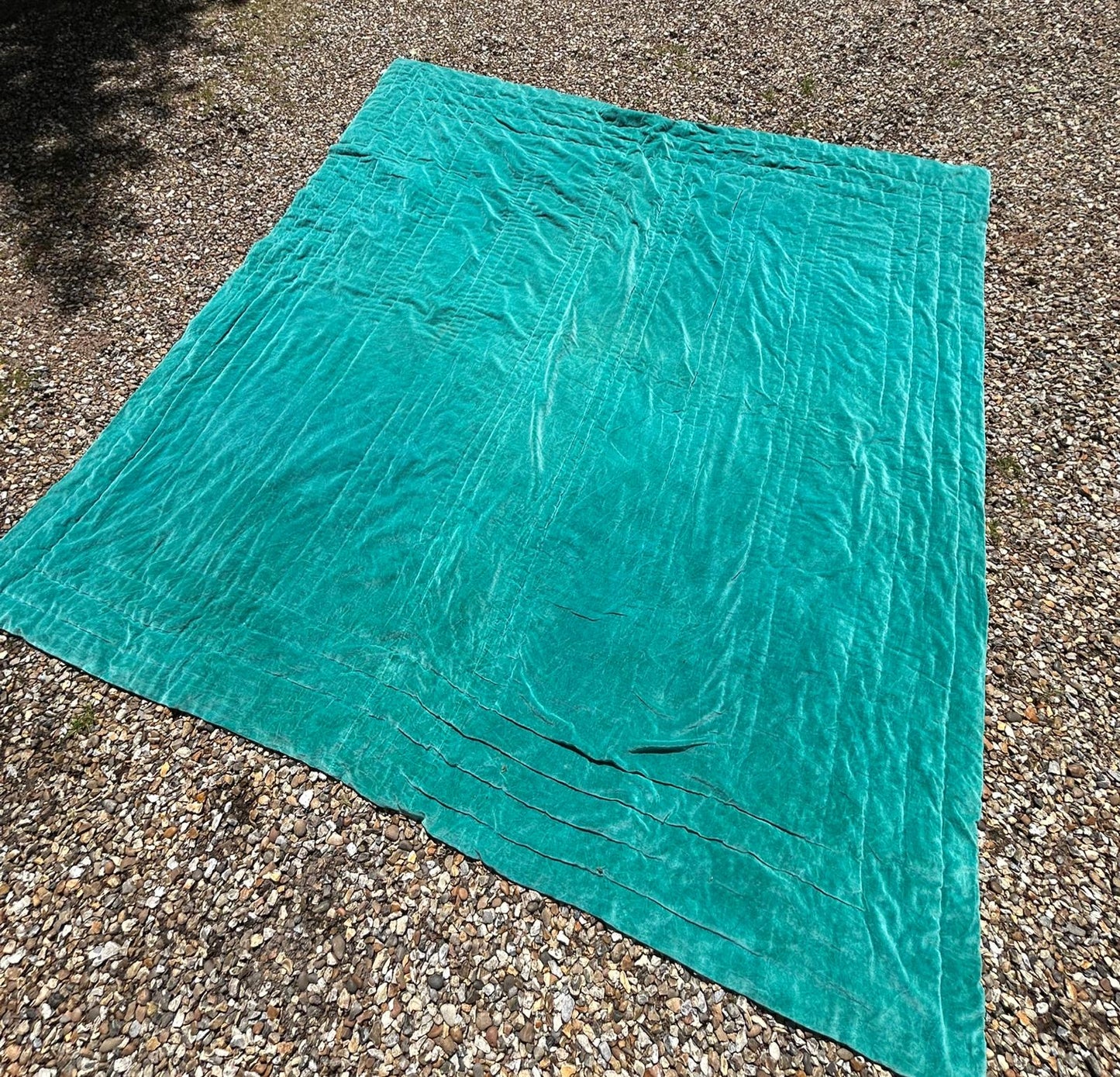 VELVET THROW