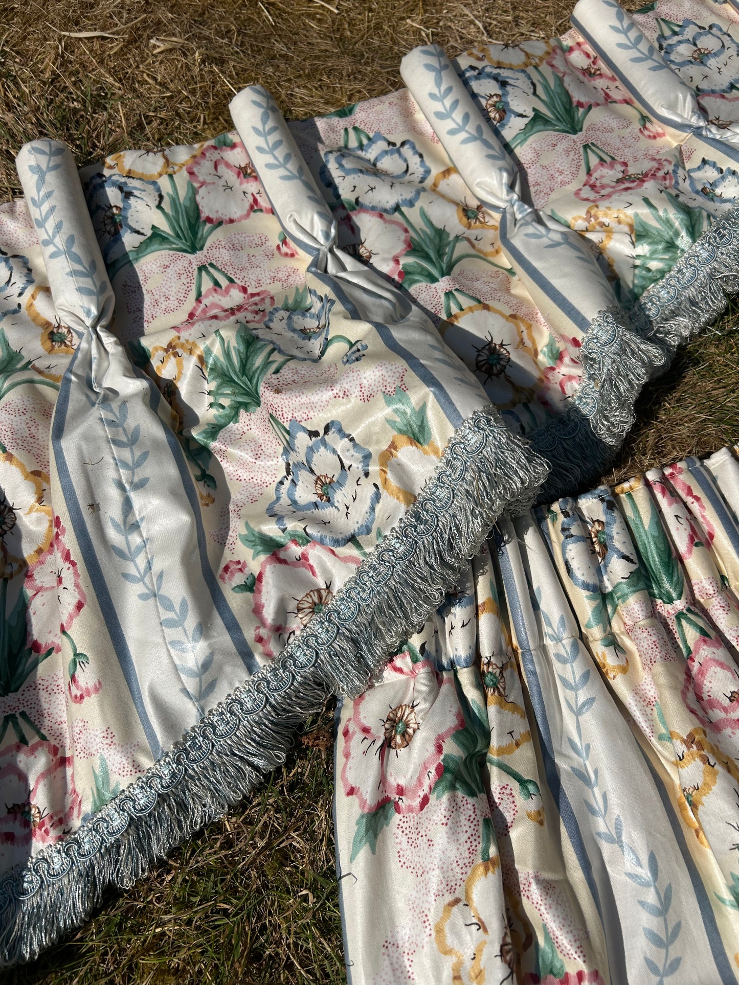 CURTAINS AND PELMET