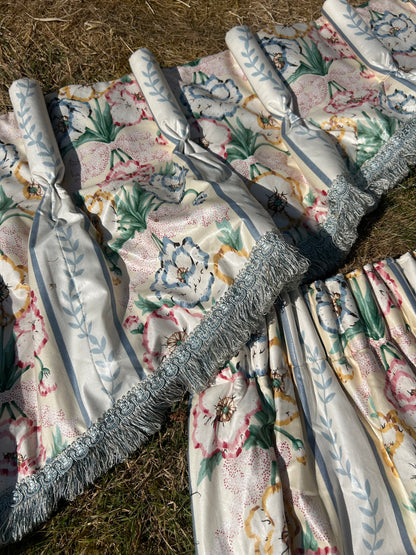 CURTAINS AND PELMET