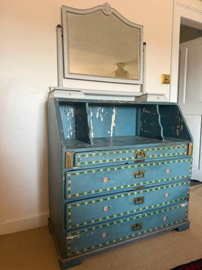 ANTIQUE CHEST