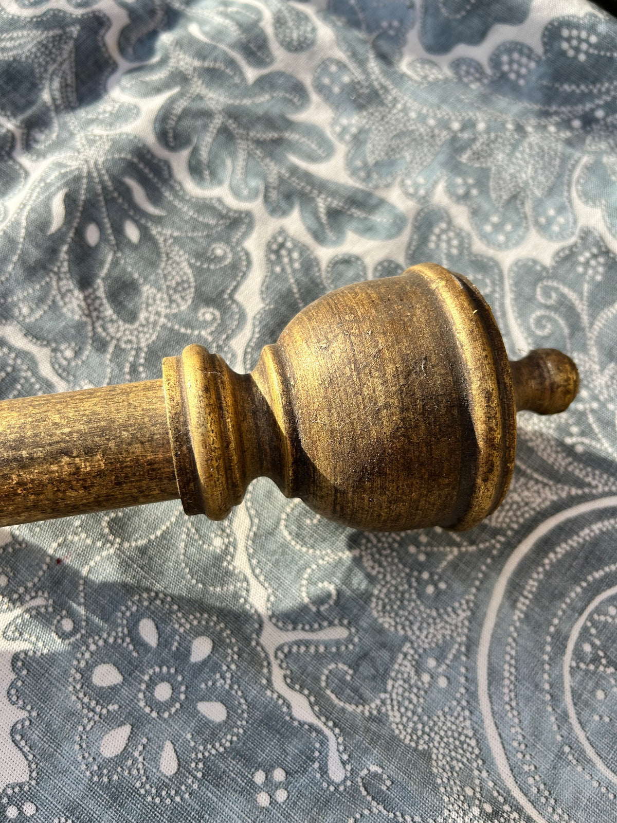 CURTAIN POLE