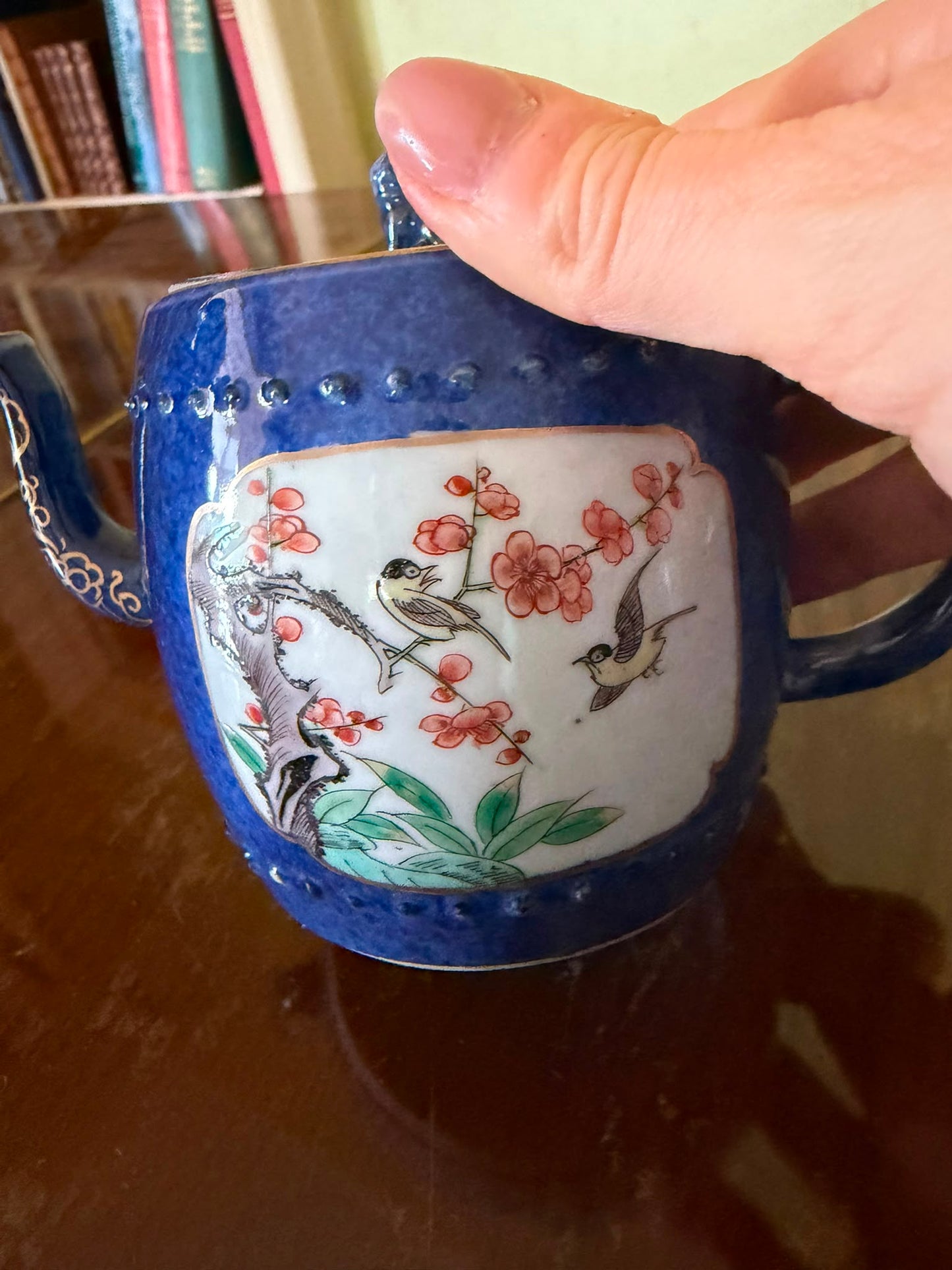 10 COLLECTABLE PIECES